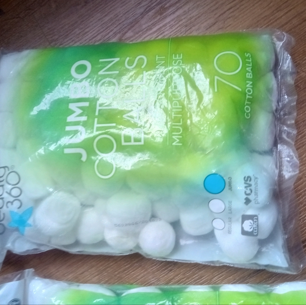 Beauty 360 Jumbo Cotton Balls - Green and White - Picture 3 of 8